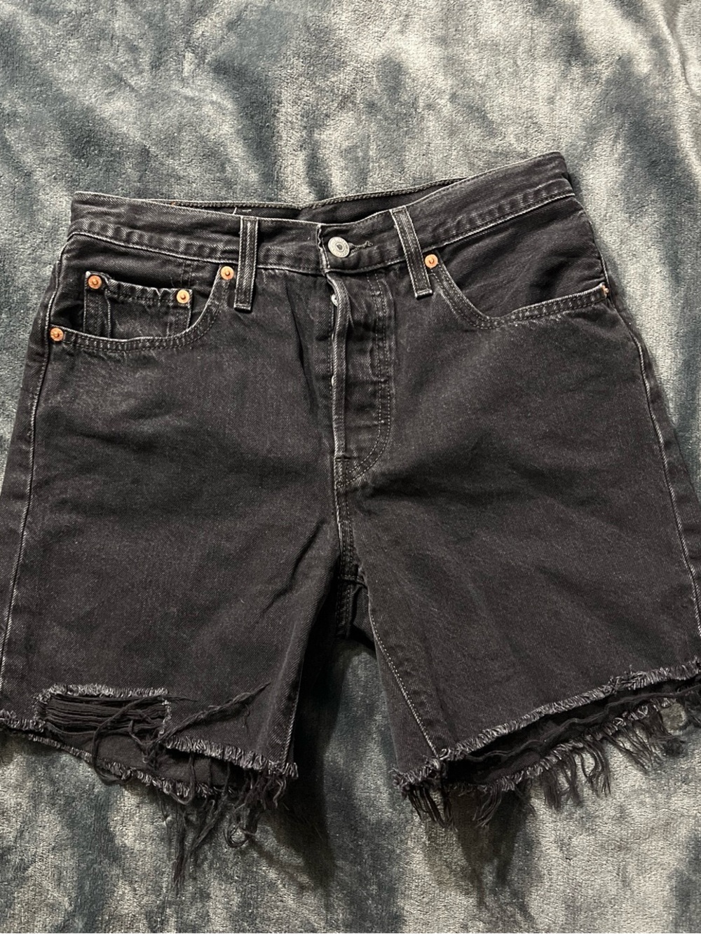 Levi 501 Mid Thigh Shorts